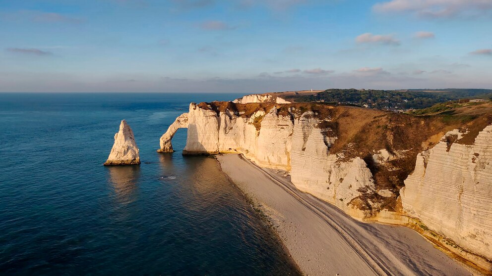 Von der historischen Hafenstadt La Rochelle bis Hendaye an der Grenze zu Spanien – diese Route ist perfekt für einen Roadtrip entlang des Atlantiks durch Frankreich.