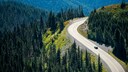 Die Freiheit der Straße, darum geht es doch bei ausgedehnten Roadtrips. Allerdings erfährt diese Freiheit hier und da ihre Einschränkungen.Die Freiheit der Straße, darum geht es doch bei ausgedehnten Roadtrips. Allerdings erfährt diese Freiheit hier und da ihre Einschränkungen.