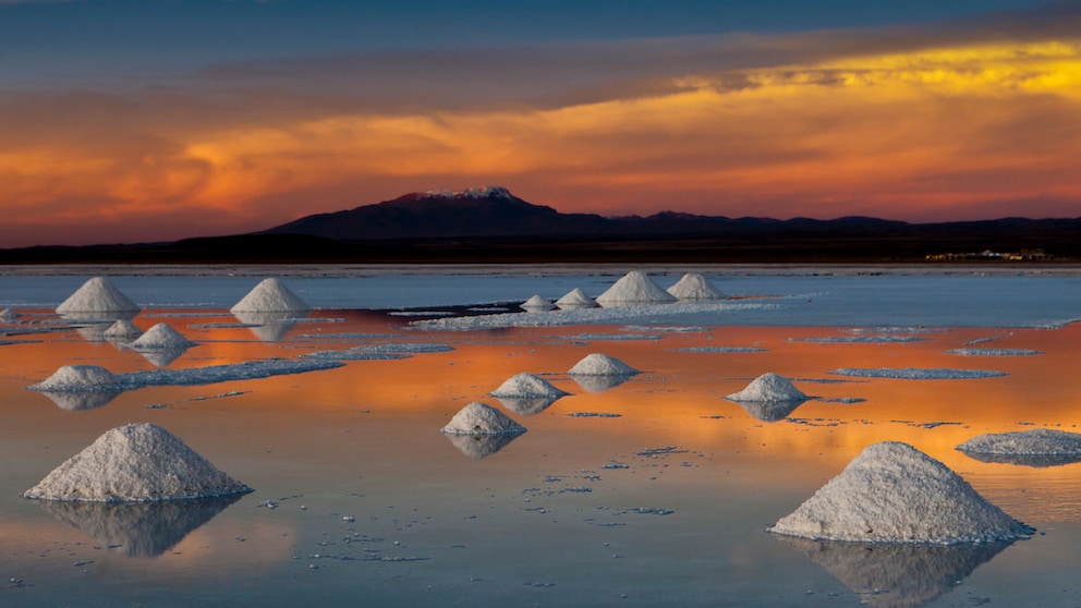 Ein Meer aus Salz – das ist der Salar de Uyuni im Andenhochland, der mit 12.000 Quadratkilometern größte Salzsee der Welt.