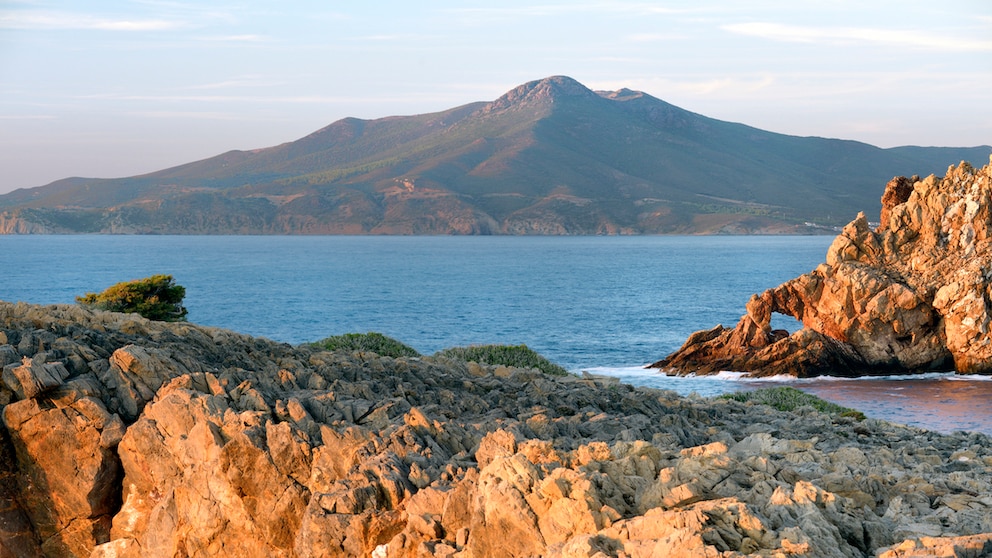 Wer Sardinien fast ganz für sich alleine haben möchte, sollte im Frühling anreisen – noch bevor im Sommer Tausende Touristen kommen