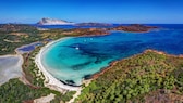 Die Bucht Cala Brandinchi auf Sardinien