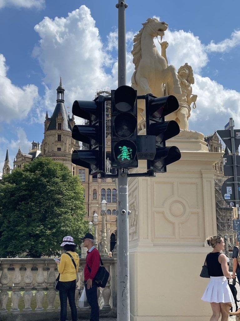 At Schwerin Castle, the Petermännchen lights up