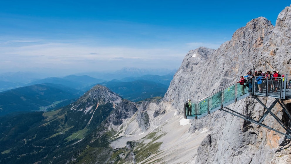 Die Dachstein-Hängebrücke mit der „Treppe ins Nichts“