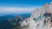 Die Dachstein-Hängebrücke mit der „Treppe ins Nichts“