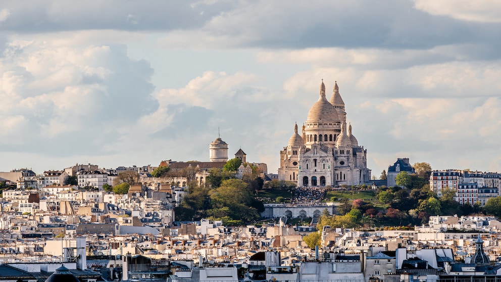 Offenbar hat auch das Tourismusbüro der französischen Hauptstadt erkannt, dass die Preise auf viele abschreckend wirken – und gibt deshalb einige Tipps, wie Paris-Urlauber sparen können.