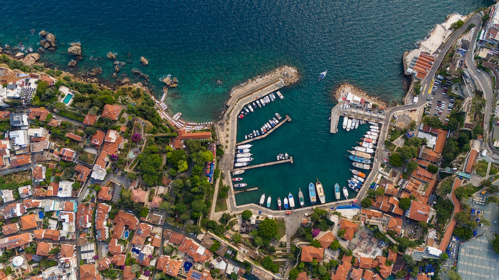 Mehr als 1 Million deutsche Touristen zieht es jedes Jahr in die Region Antalya. Im Foto: die Marina in Antalyas Altstadt Kaleici