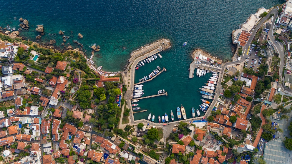 Mehr als 1 Million deutsche Touristen zieht es jedes Jahr in die Region Antalya. Im Foto: die Marina in Antalyas Altstadt Kaleici