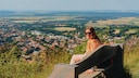 Für verliebte Wanderinnen: Der Liebesbankweg im Oberharz ist sieben Kilometer lang. Er führt rund um den 726 Meter hohen Bocksberg