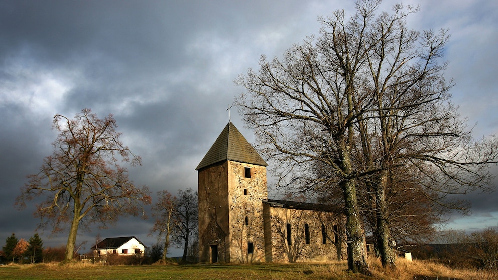 Das Eifel-Dorf Wollseifen existiert eigentlich bereits seit 1946 nicht mehr. Trotzdem weigern sich einige der ehemaligen Bewohner immer noch, ihre Heimat für immer aufzugeben