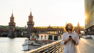 Alleinreisender in der Stadt Berlin