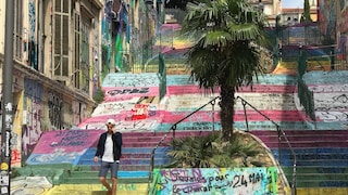Metro von Notre-Dame-du-Mont in Marseille: Diese bunte Treppe befindet sich, laut aktuellem Time Out-Ranking 2023, in einem der beliebtesten Stadtviertel der Welt. Welches das ist, verraten wir weiter unten.