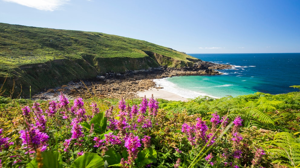 An den Stränden von Cornwall ist man im Sommer nicht allein, egal ob am Ärmelkanal, an der Keltischen See oder am Atlantischen Ozean.