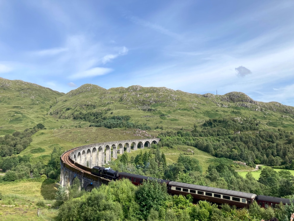 Jacobite Train auf dem Glenfinnan Viadukt