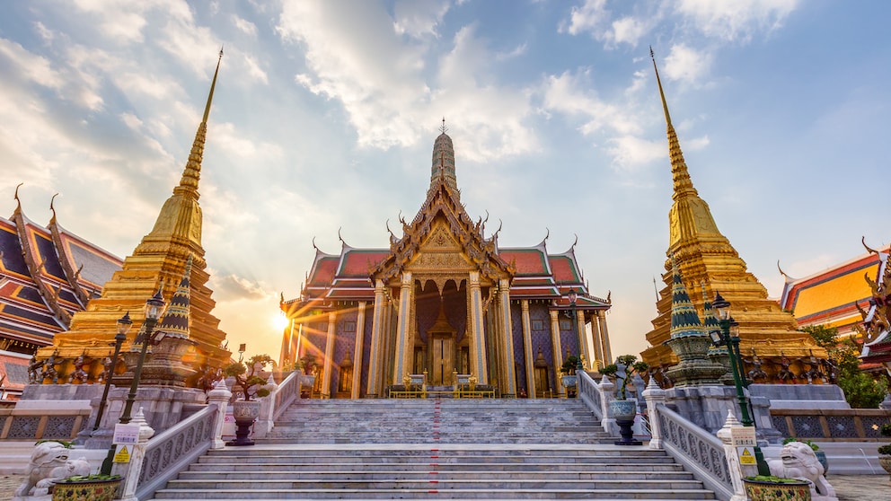 Der Königspalast in Bangkok ist eine der berühmtesten Sehenswürdigkeiten Thailands