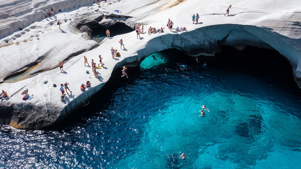 Traumhaft schön: der Strand Sarakiniko auf der Kykladen-Insel Milos