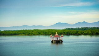 Auf Lombok finden Reisende die Ursprünglichkeit, die Bali heute oft fehlt.