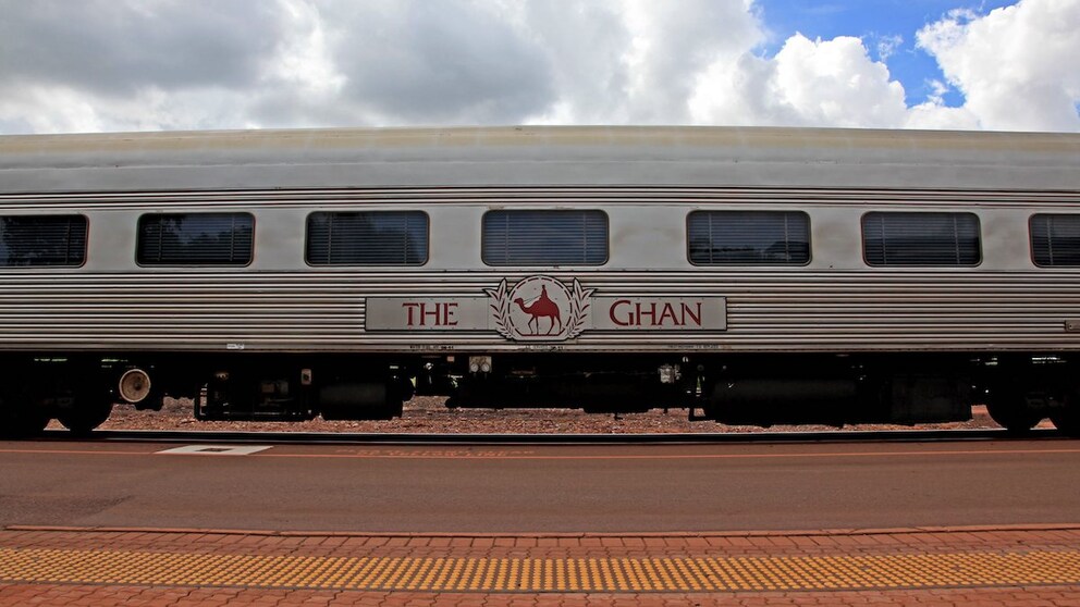 Der Luxuszug „The Ghan“ ist eine echte Erscheinung im australischen Outback