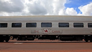 Der Luxuszug „The Ghan“ ist eine echte Erscheinung im australischen Outback