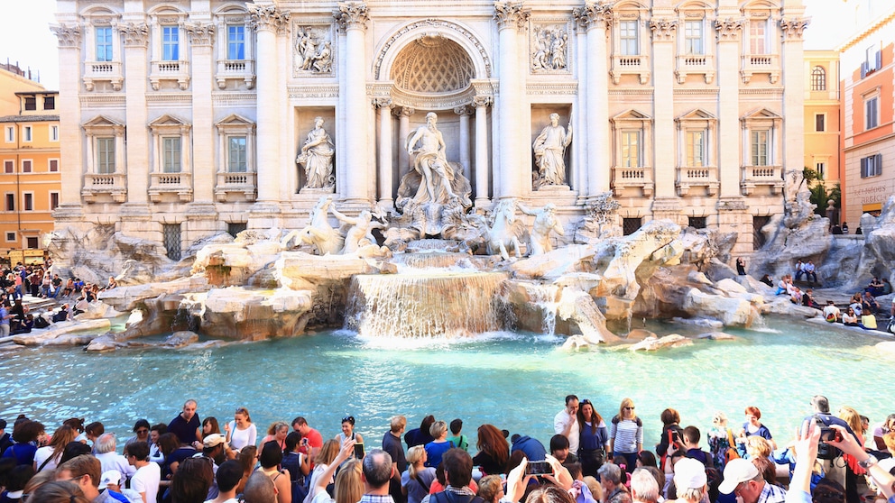 Der Trevi-Brunnen in Rom ist eine der meistbesuchten Sehenswürdigkeiten der italienischen Stadt – der Zugang könnte jedoch bald Eintritt kosten