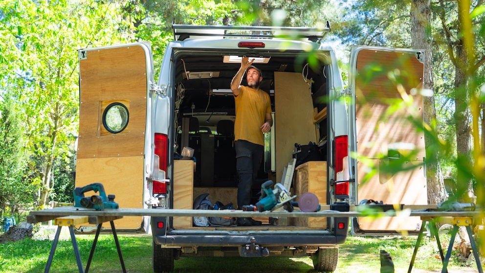 Das Umbauen von Vans wird immer beliebter bei Campern.