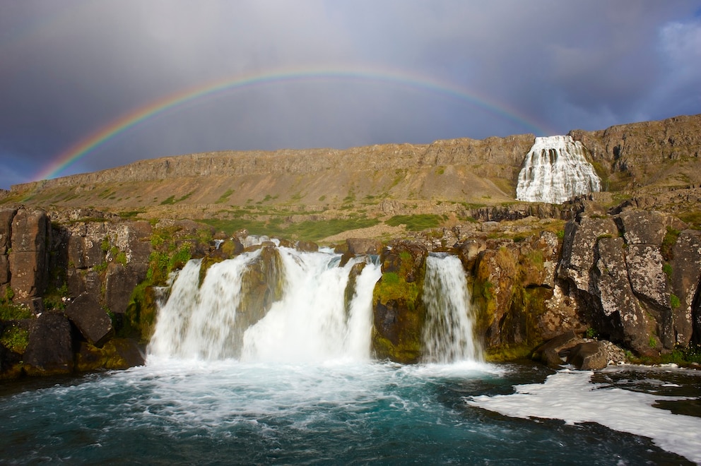 Der Dynjandi Wasserfall ist ein beeindruckendes Naturspektakel