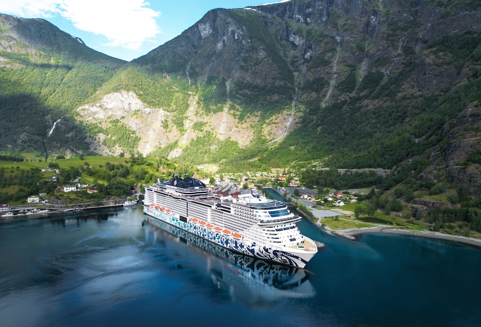 Die MSC Euribia bietet auf 19 Decks ein umfangreiches Unterhaltungsprogramm mit Kids- und Teens-Clubs und für alle, die Entspannung suchen, einen Thermalbereich mit Sauna, Dampfbad und Whirlpool