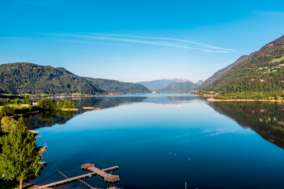 Der Ossiacher See in der Kärntner Seenregion