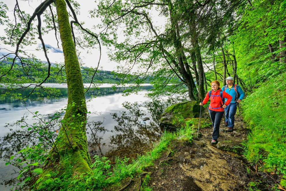 Wanderer am Millstätter See