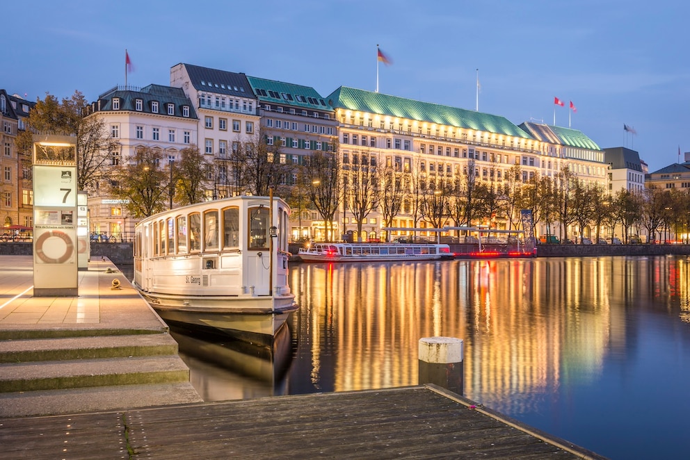 Hotel Fairmont Vier Jahreszeiten in Hamburg unter den vom Guide Michelin ausgezeichneten Hotels in Deutschland