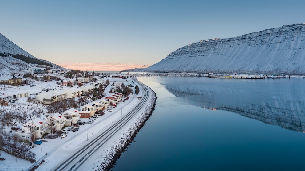 TRAVELBOOK-Autorin Alexandra Cavelius hat einen Roadtrip durch die Westfjorde Islands unternommen und berichtet von ihren persönlichen Highlights