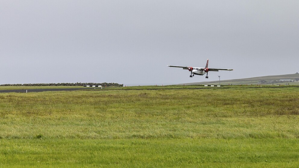 Kaum gestartet, schon wieder im Landeanflug: die Regionalfluggesellschaft Loganair führt den kürzesten Linienflug der Welt durch
