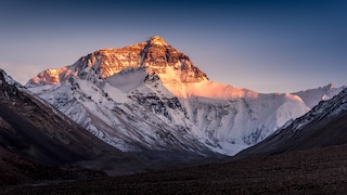 Warum der Mount Everest stetig wächst, lesen Sie bei TRAVELBOOK