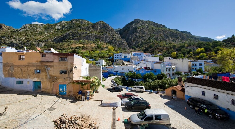 Die marokkanische Stadt Chefchaouen wird auch die blaue Stadt genannt und lockt mit atemberaubender Natur