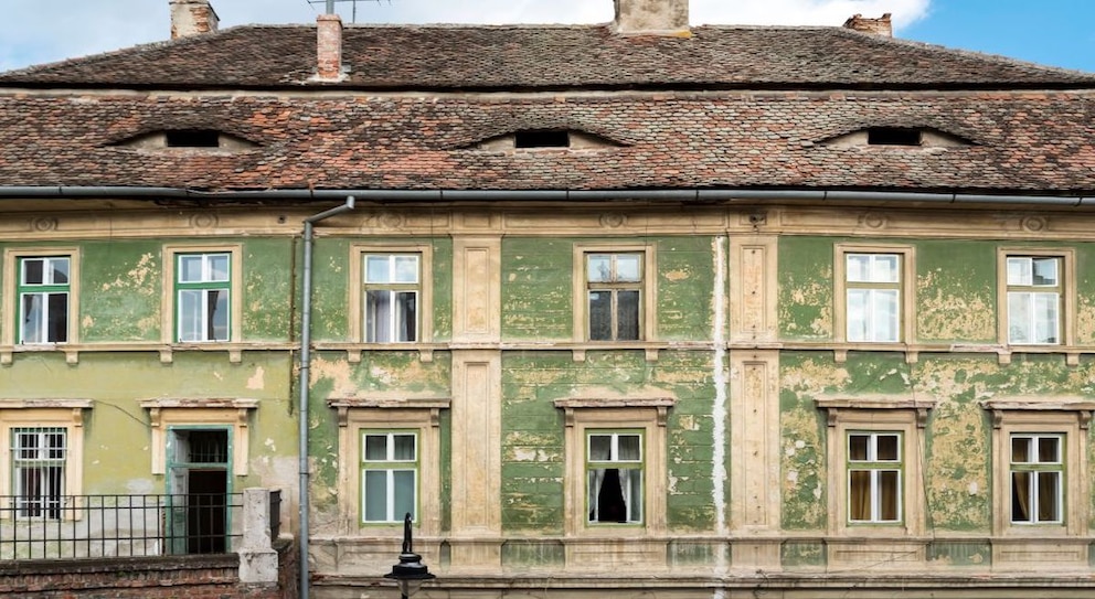 In Transsilvanien steht man wie hier in Sibiu scheinbar unter ständiger Beobachtung, denn die Häuser haben Augen