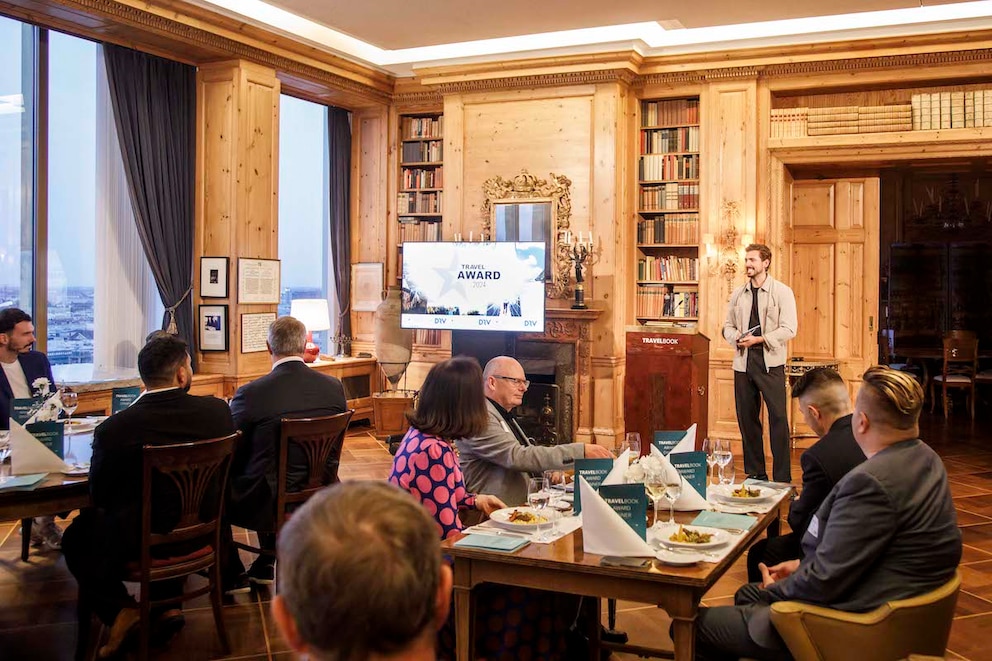 Im legendären Journalistenclub im Axel Springer Hochhaus führte TV-Moderator Chris Wackert durch den Abend