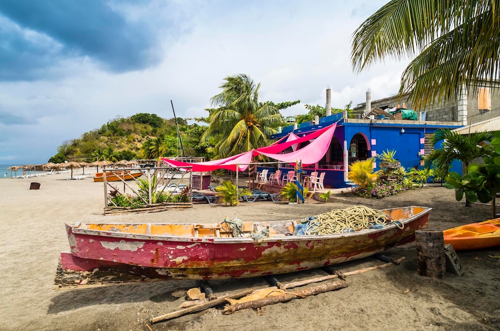 Mero Beach ist ein Strand nördlich von Saint Joseph an der Westküste von Dominica