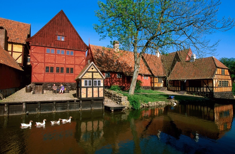 Aarhus ist die zweitgrößte Stadt Dänemarks und beeindruckt mit einer Mischung aus historischer und moderner Architektur