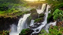Iguazú-Wasserfälle an der Grenze zwischen Brasilien und Argentinien