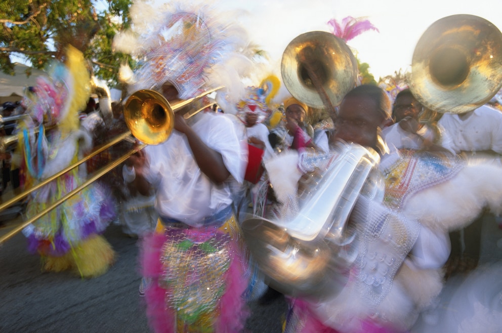 Straßenparade Junkanoo auf den Bahamas