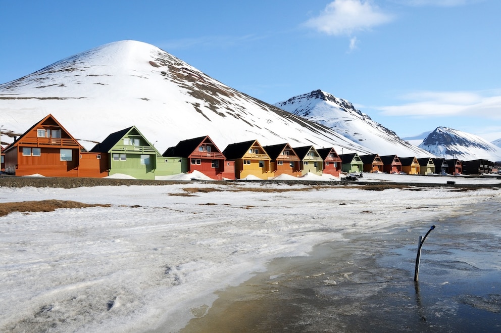 In Longyearbyen auf Spitzbergen kann man sogar Eisbären begegnen