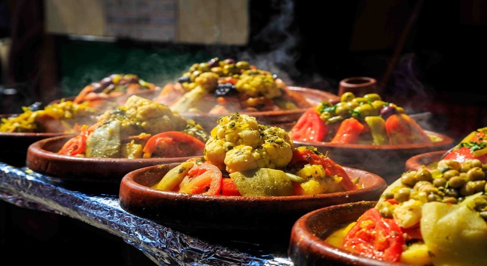 Die Tajine ist fester Bestandteil der Nordafrikanischen Küche und spielt somit auch in Marokko eine große Rolle