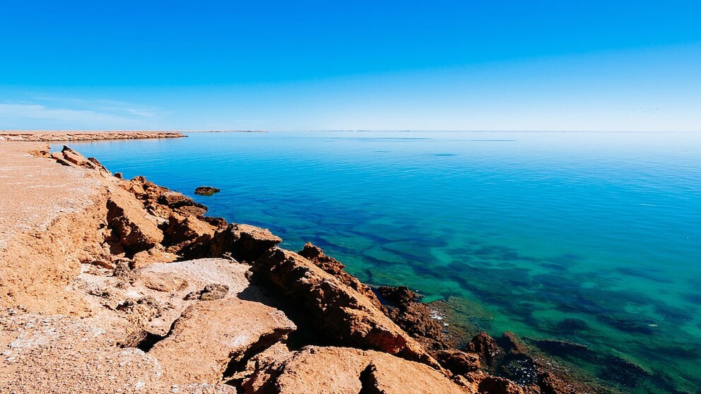 Die Atlantikküste Marokkos in der Nähe der Stadt Dakhla