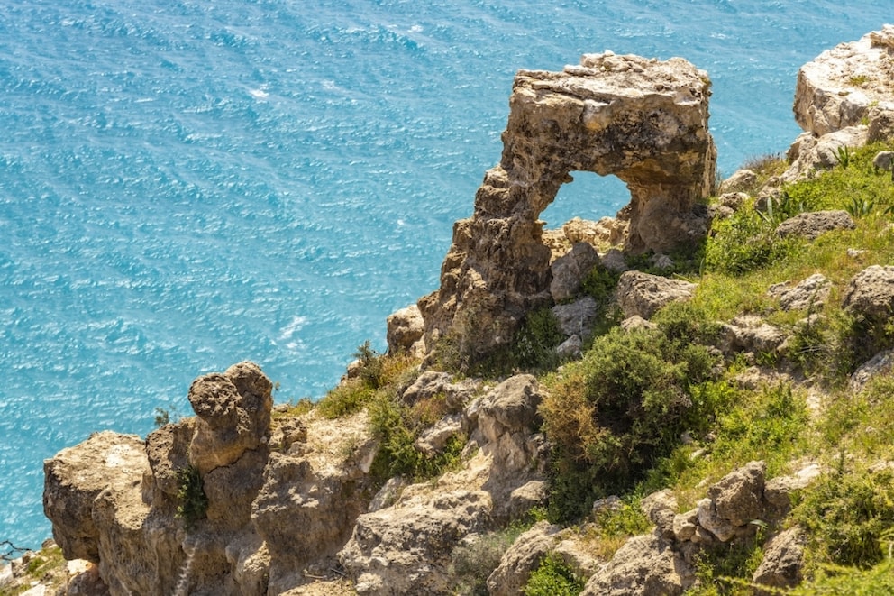 Pissouri bietet einen malerischen Blick auf das Meer