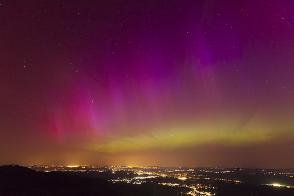 Die Polarlichter lassen sich auch immer häufiger von Deutschland aus bestaunen – auch wie hier von der Schwäbischen Alb aus