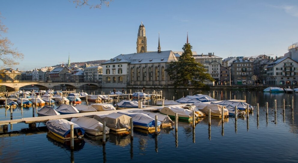 In winter, Zurich is surrounded by a particularly charming atmosphere, making it the perfect destination for a January vacation