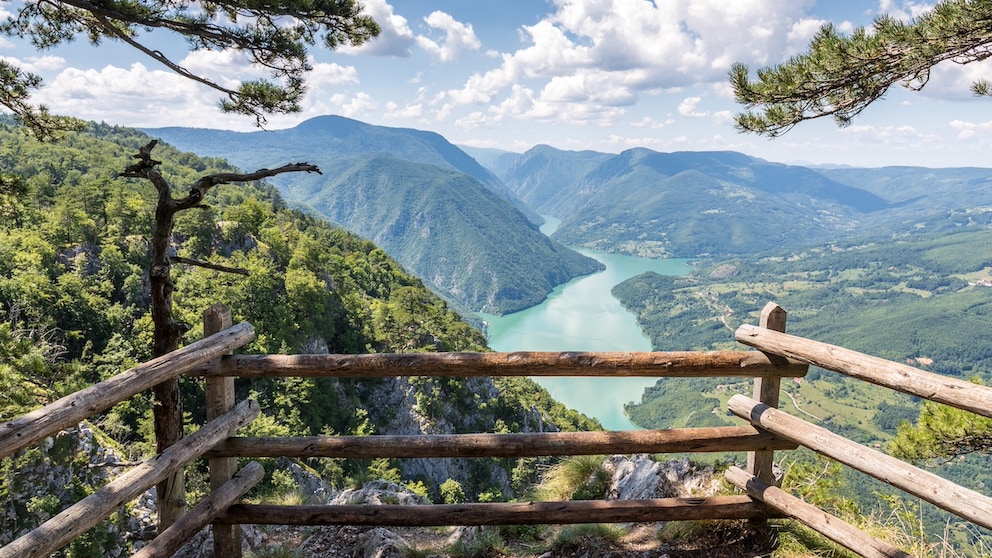 Banjska Stena in Serbien: Keine Lust auf Massentourismus? Dann lohnt sich vielleicht ein Blick in die Reiseziele, die für mehr Touristen werben