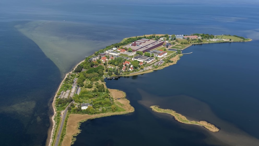 Auf den ersten Blick wirkt die Ostseeinsel Riems wie eine Ferieninsel, doch der Schein trügt