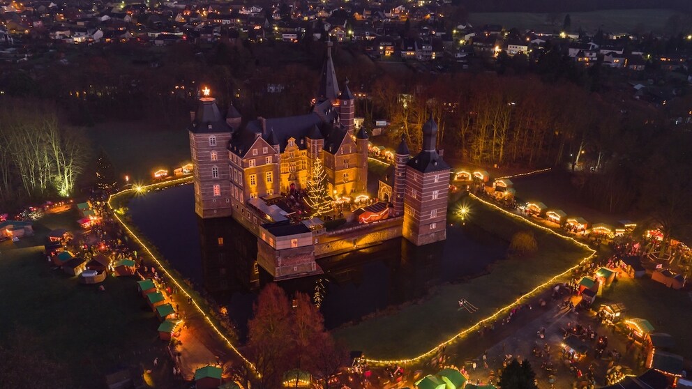 Der Weihnachtsmarkt auf Schloss Merode in NRW wurde zum gemütlichsten in Deutschland gewählt
