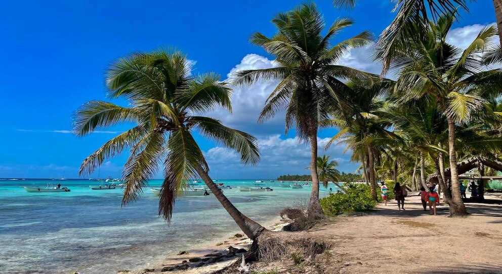 Catuana Beach liegt auf der Insel Saona