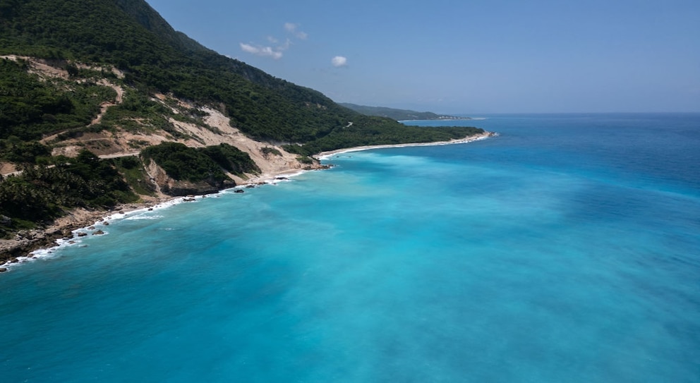 Dieser Strand liegt im Südwesten der Dominikanischen Republik, ist einer der schönsten und noch dazu ein echter Geheimtipp